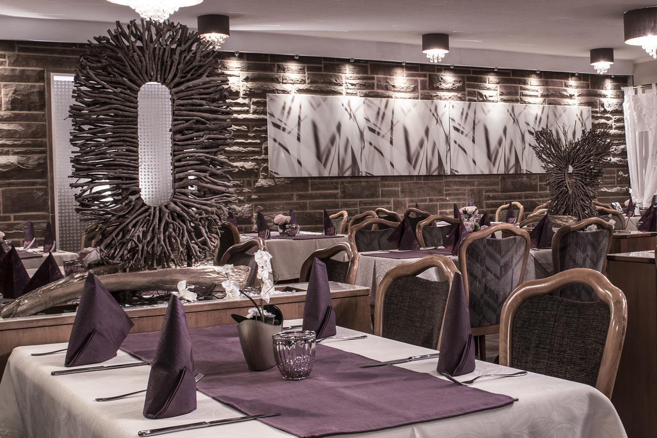 Restaurant Landgasthof Zum Wiesengrund Newel ภายนอก รูปภาพ