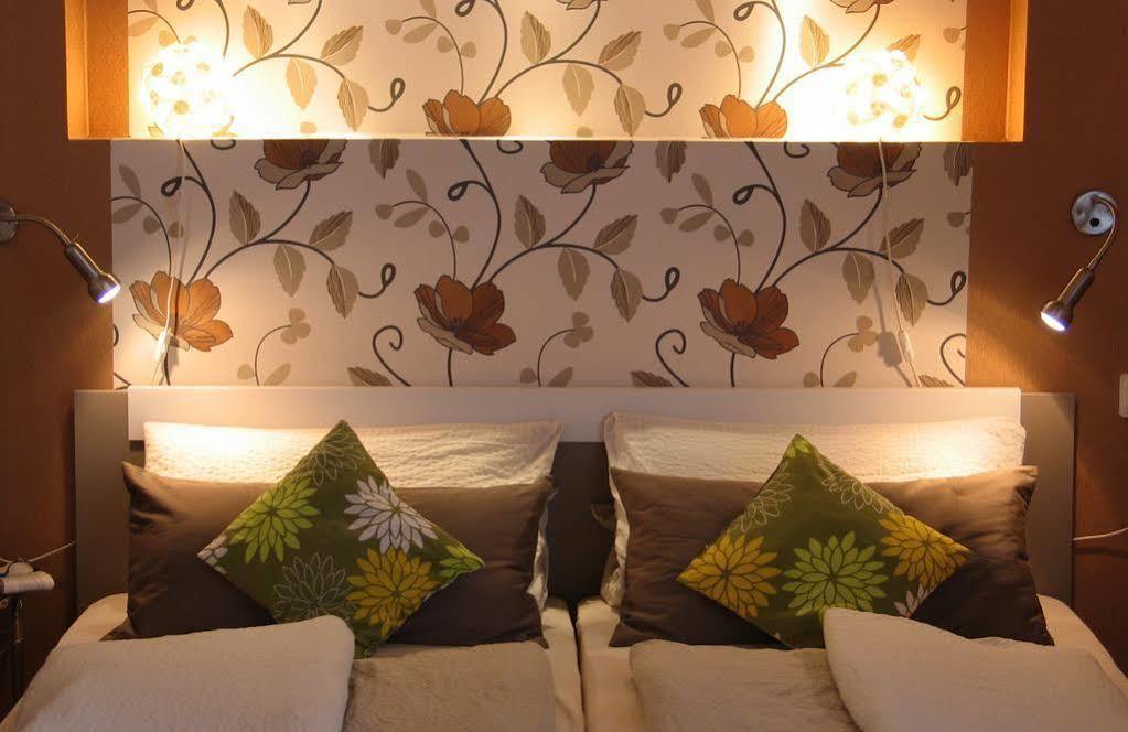 Restaurant Landgasthof Zum Wiesengrund Newel ภายนอก รูปภาพ