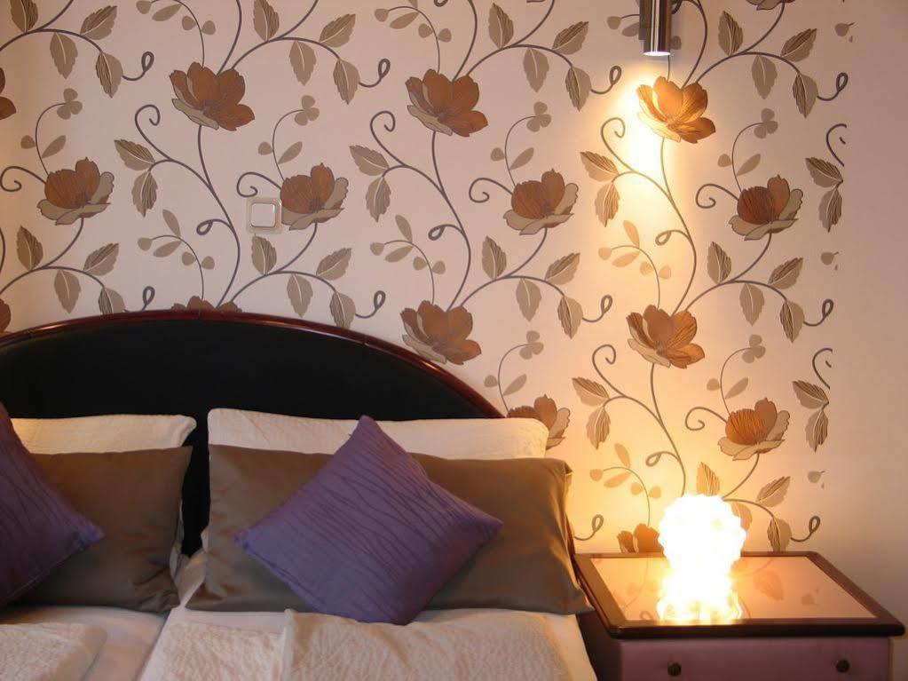 Restaurant Landgasthof Zum Wiesengrund Newel ภายนอก รูปภาพ