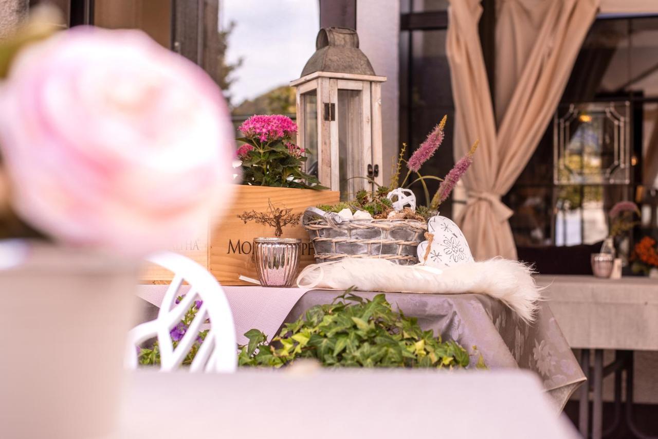 Restaurant Landgasthof Zum Wiesengrund Newel ภายนอก รูปภาพ